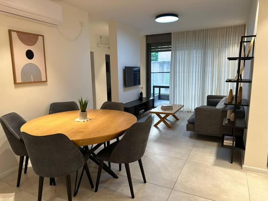 Family Apartment By Israpart Ramat Gan Exteriör bild